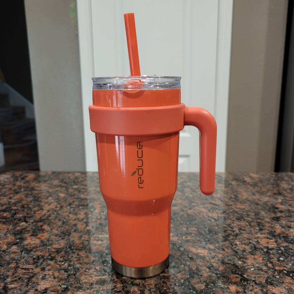 Reduce 24 oz Tumbler with handle